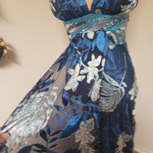 Nina Austin Elegant Blue Silk BeadedFloral Evening Dress - Picture 4 of 8